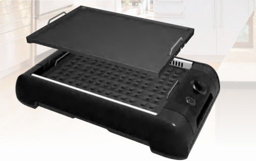 2つの版が付いている屋内黒い220V 1200Wの赤外線無煙グリル
