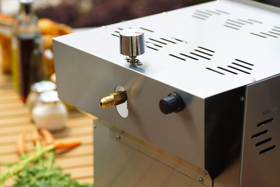 台所ピザ石が付いている赤外線4kw Beeferステーキのグリルの腐食証拠